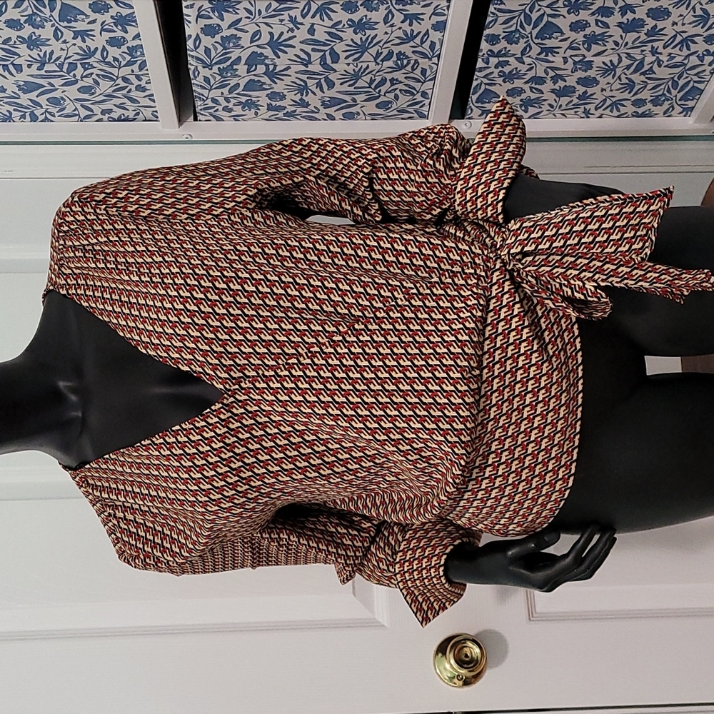 COPY - OLM Women's Blouse XL  Blk/Red/Orange pattern